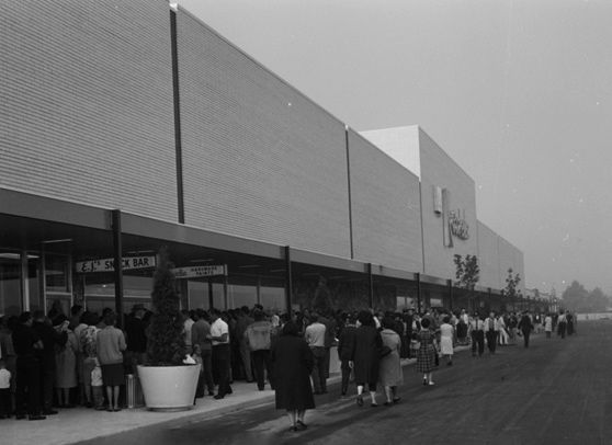 E. J. Korvette (Korvettes) - Old Photo Of Redford Store (newer photo)